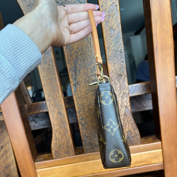 SOLD ‼️ LV Pochette Accessories - Picture 4 of 12